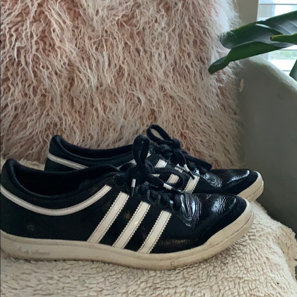 Adidas sleek series low black white